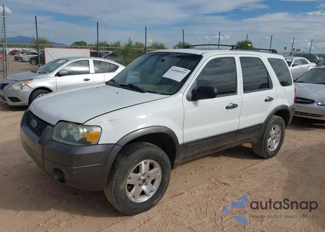 2005 Ford Escape Xlt from USA, damaged, VIN 1FMYU93105KA15847